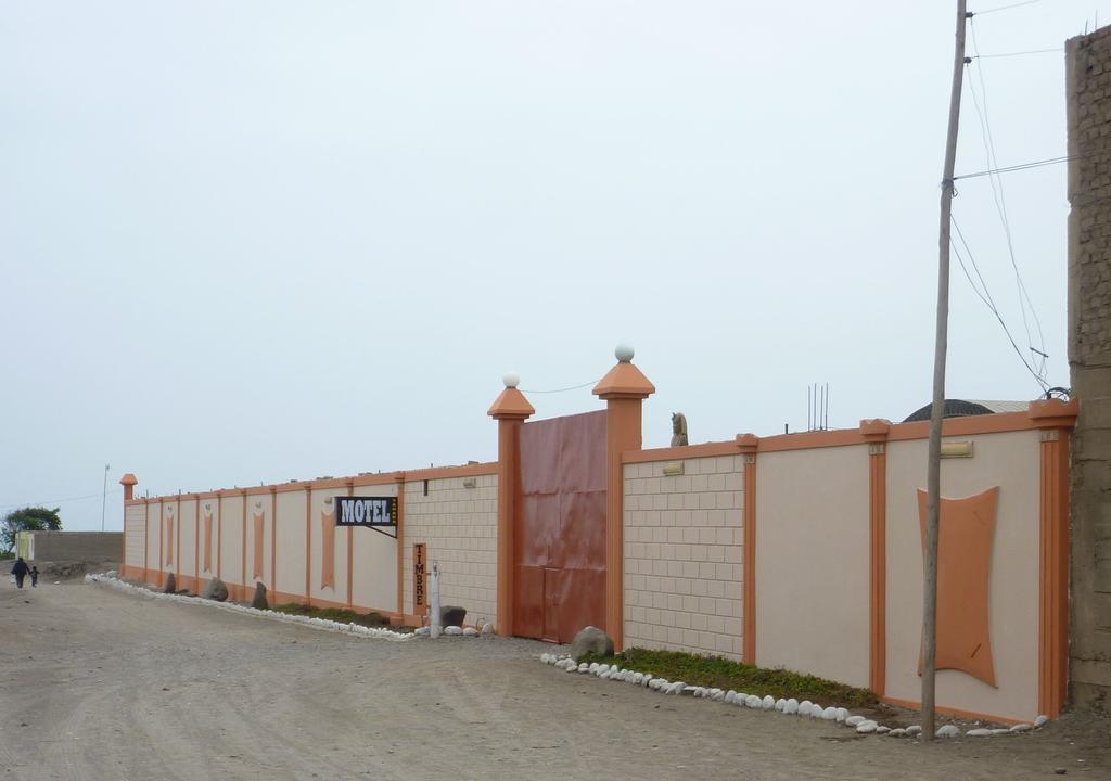 Motel Sahara Suites بارانكا المظهر الخارجي الصورة